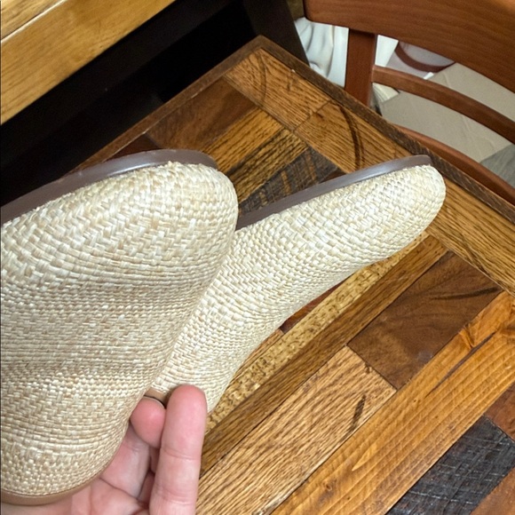 Vionic Natural Raffia Slip-On Mules - Picture 10 of 10